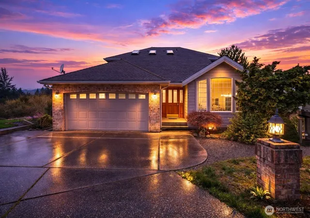 Photo 3 of Single family home for sale at 1924 5th Street Se, Puyallup, WA 98372 | MLS# NWM2497498 | Listing updated on 2026-10-20