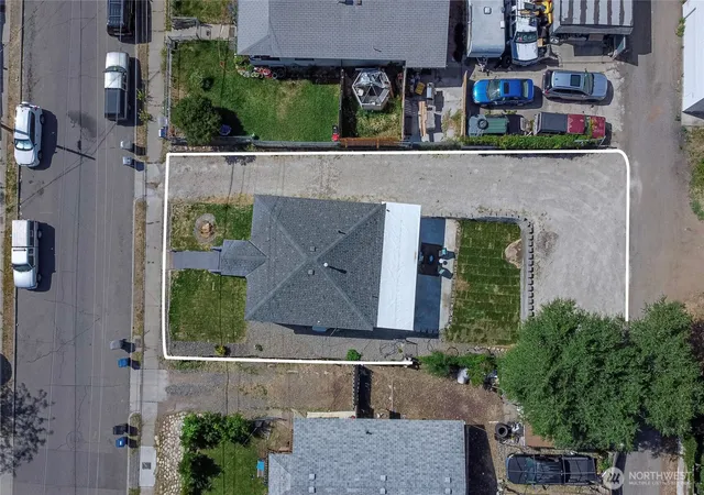 Photo 2 of Sale Pending at 918 Cashmere St, Wenatchee, WA 98801 | MLS# NWM2497514 | Listing updated on 2026-09-28