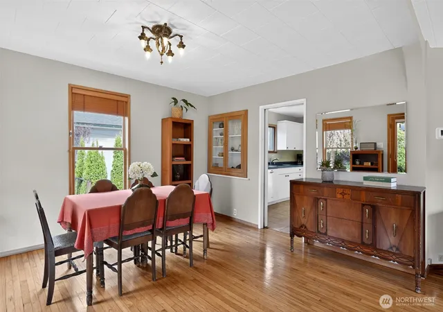 Photo 4 of Sale Pending at 3931 Friday Ave, Everett, WA 98201 | MLS# NWM2497887 | Listing updated on 2026-08-13