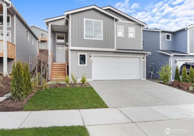 Photo 2 of Single family home for sale at 7427 45th Place Ne, Marysville, WA 98270 | MLS# NWM2498253 | Listing updated on 2026-10-02