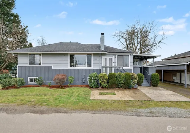 Photo 2 of Single family home for sale at 7301 32nd Avenue S, Seattle, WA 98118 | MLS# NWM2498345 | Listing updated on 2026-10-02
