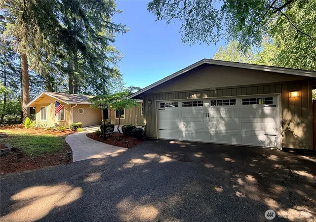 Photo 3 of Sale Pending at 8100 Run Dr SE, Olympia, WA 98513 | MLS# NWM2498470 | Listing updated on 2026-08-27