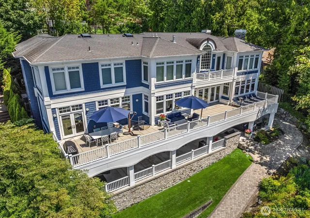 Photo 3 of Mansion for sale at 8233 W Mercer Way, Mercer Island, WA 98040 | MLS# NWM2498514 | Listing updated on 2026-09-27