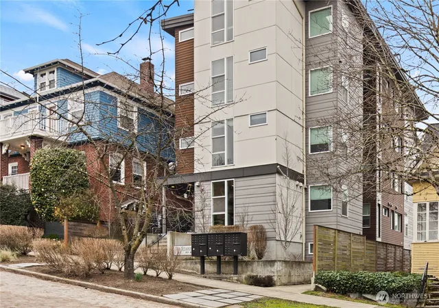 Photo 2 of Sale Pending at 1814 E John St, Seattle, WA 98112 | MLS# NWM2498544 | Listing updated on 2026-09-25