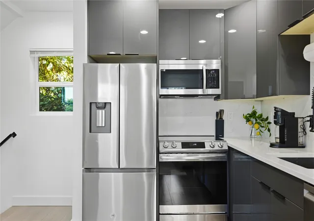 Photo 3 of Single family home for sale at 4047 25th Avenue W, Seattle, WA 98199 | MLS# NWM2498928 | Listing updated on 2026-10-15