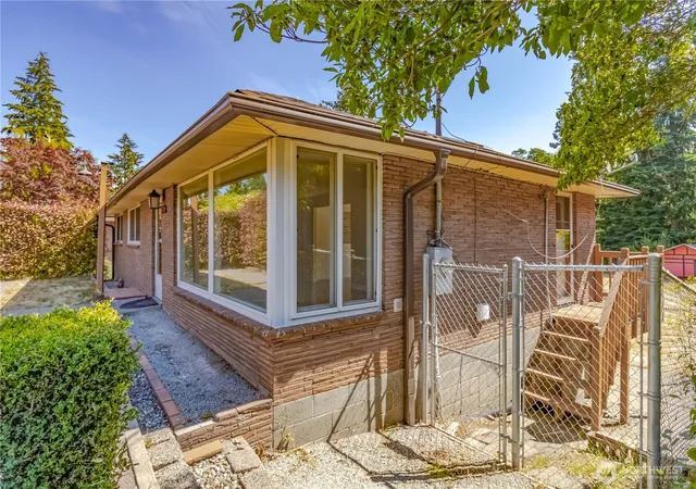 Photo 2 of Single family home for sale at 11834 8th Avenue S, Seattle, WA 98168 | MLS# NWM2498978 | Listing updated on 2026-09-21