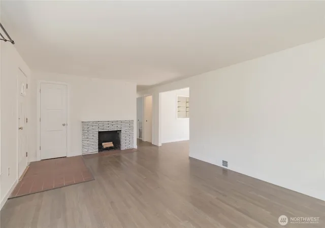 Photo 4 of Single family home for sale at 11834 8th Avenue S, Seattle, WA 98168 | MLS# NWM2498978 | Listing updated on 2026-09-21