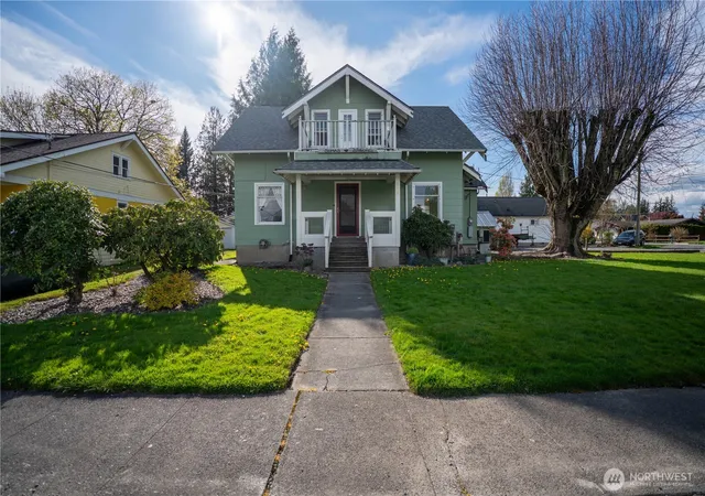 Photo 2 of Single family home for sale at 517 Lawson St, Sumas, WA 98295 | MLS# NWM2499211 | Listing updated on 2026-10-01