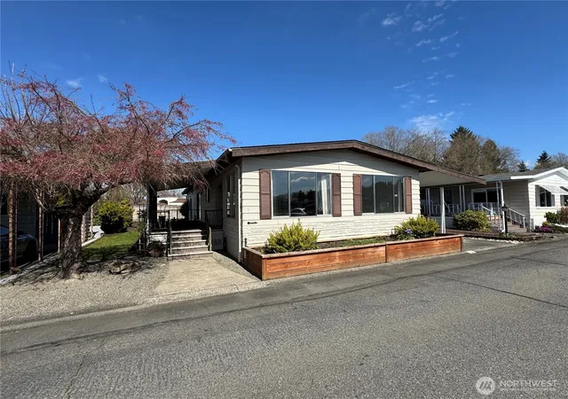 Photo 1 of Manufactured home for sale at 1402 22nd Street Ne #5, Auburn, WA 98002 | MLS# NWM2499360 | Listing updated on 2026-09-30