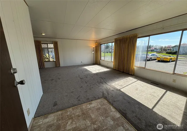Photo 3 of Manufactured home for sale at 1402 22nd Street NE #5, Auburn, WA 98002 | MLS# NWM2499360 | Listing updated on 2026-09-30