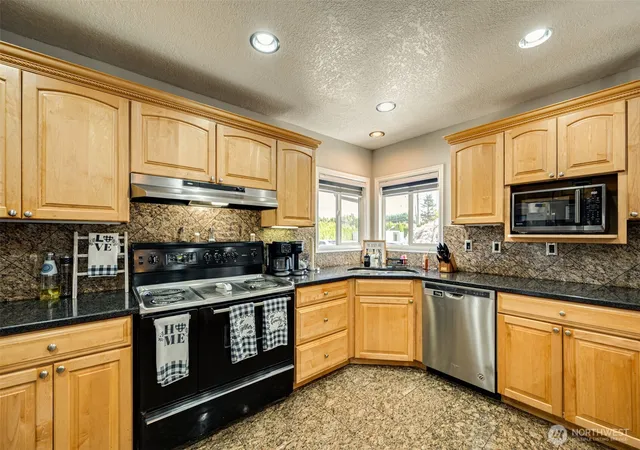 Photo 3 of Single family home for sale at 2126 Lewis River Rd, Woodland, WA 98674 | MLS# NWM2499730 | Listing updated on 2026-09-27