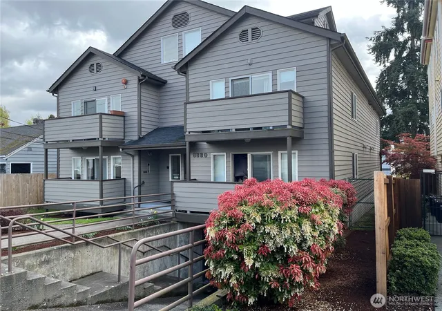 Photo 4 of Sale Pending at 8830 Nesbit Ave N, Seattle, WA 98103 | MLS# NWM2499829 | Listing updated on 2026-09-25