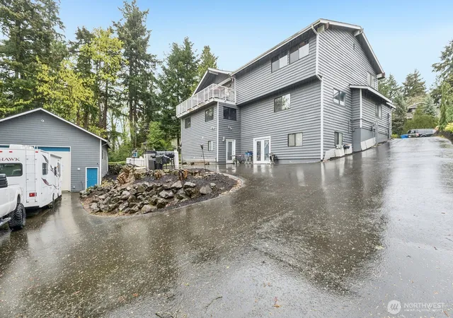 Photo 3 of Single family home for sale at 511 S 31st Street, Renton, WA 98055 | MLS# NWM2499894 | Listing updated on 2026-09-18