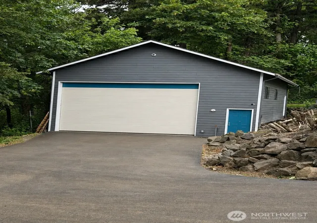 Photo 3 of Single family home for sale at 511 S 31st Street, Renton, WA 98055 | MLS# NWM2499894 | Listing updated on 2026-09-18