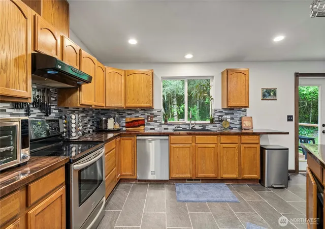 Photo 4 of Single family home for sale at 5202 383rd Street E, Eatonville, WA 98328 | MLS# NWM2499970 | Listing updated on 2026-09-17
