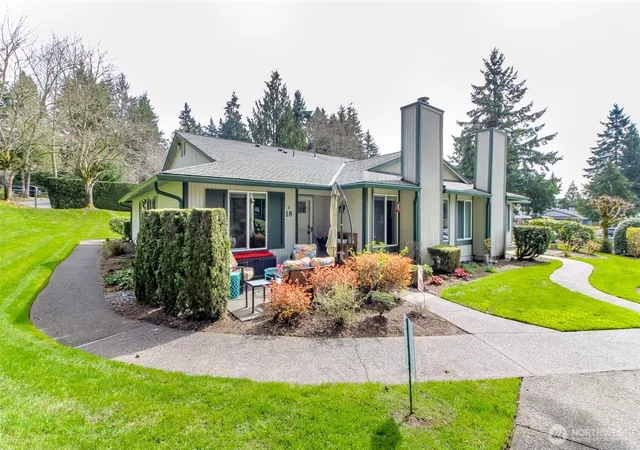 Photo 3 of Sale Pending at 527 South 323rd Pl #18B, Federal Way, WA 98003 | MLS# NWM2499993 | Listing updated on 2026-09-25
