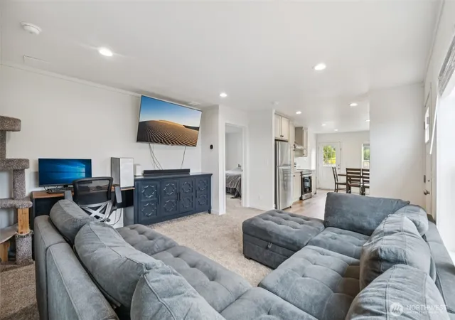 Photo 4 of Manufactured home for sale at 4604 Yorkshire Dr, Anacortes, WA 98221 | MLS# NWM2500066 | Listing updated on 2026-10-02
