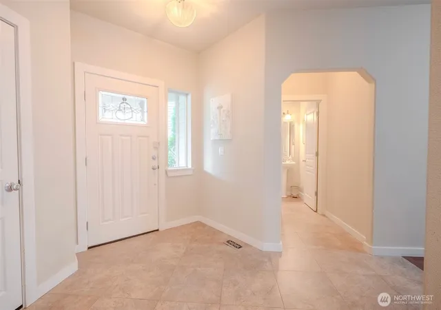 Photo 4 of Single family home for sale at 12707 12th Drive SE, Everett, WA 98208 | MLS# NWM2500147 | Listing updated on 2026-10-01