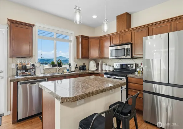 Photo 2 of Sale Pending at 527 Pilchuck Path, Everett, WA 98201 | MLS# NWM2500155 | Listing updated on 2026-09-17
