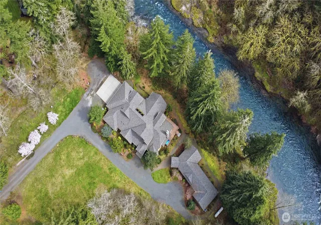 Photo 1 of Sale Pending at 125 Royal Coachman Ln, Kalama, WA 98625 | MLS# NWM2500204 | Listing updated on 2026-09-25
