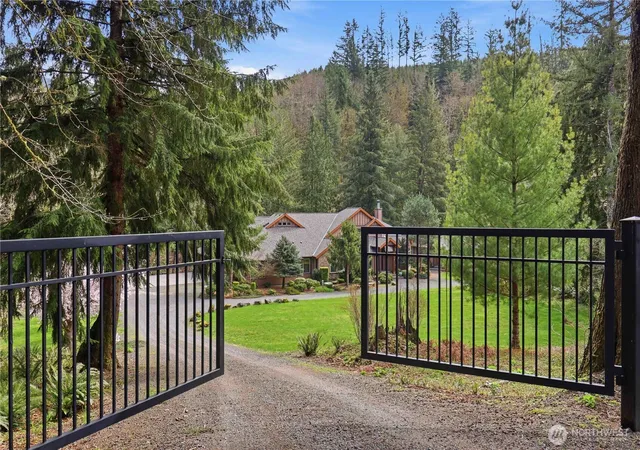 Photo 4 of Sale Pending at 125 Royal Coachman Ln, Kalama, WA 98625 | MLS# NWM2500204 | Listing updated on 2026-09-25