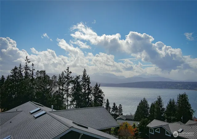Photo 2 of Sale Pending at 85 Quinault Loop, Port Townsend, WA 98368 | MLS# NWM2500448 | Listing updated on 2026-09-22