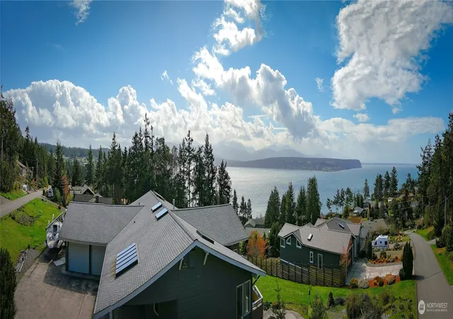 Photo 3 of Sale Pending at 85 Quinault Loop, Port Townsend, WA 98368 | MLS# NWM2500448 | Listing updated on 2026-09-22
