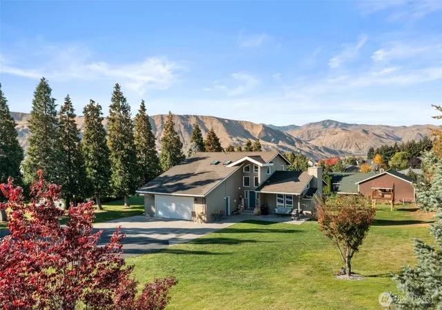 Photo 2 of Single family home for sale at 530 S Lynn, East Wenatchee, WA 98802 | MLS# NWM2500614 | Listing updated on 2026-09-30