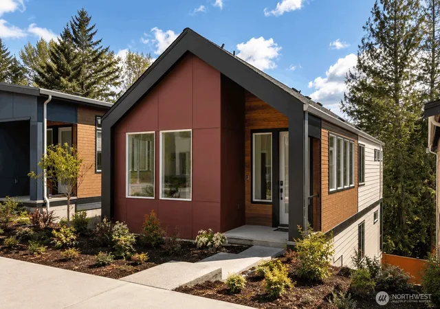 Photo 1 of Single family home for sale at 4027 Aberdeen Way Ne, Renton, WA 98056 | MLS# NWM2500993 | Listing updated on 2026-10-01