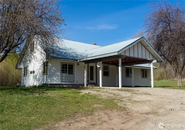 Photo 3 of Sale Pending at 20752 State Route 20, Twisp, WA 98856 | MLS# NWM2501127 | Listing updated on 2026-09-25