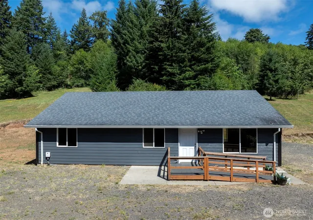 Photo 2 of Single family home for sale at 110 Sunny Basin Rd, Castle Rock, WA 98611 | MLS# NWM2501198 | Listing updated on 2026-09-22