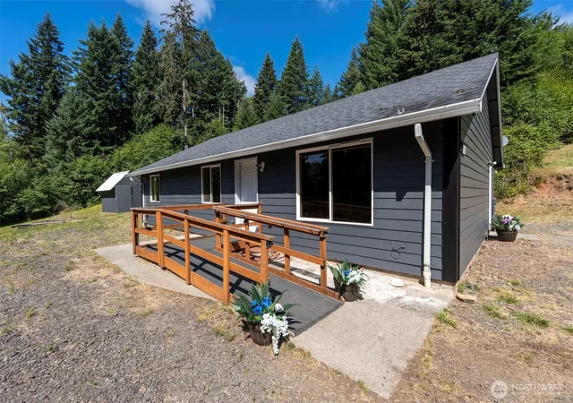Photo 3 of Single family home for sale at 110 Sunny Basin Rd, Castle Rock, WA 98611 | MLS# NWM2501198 | Listing updated on 2026-09-22