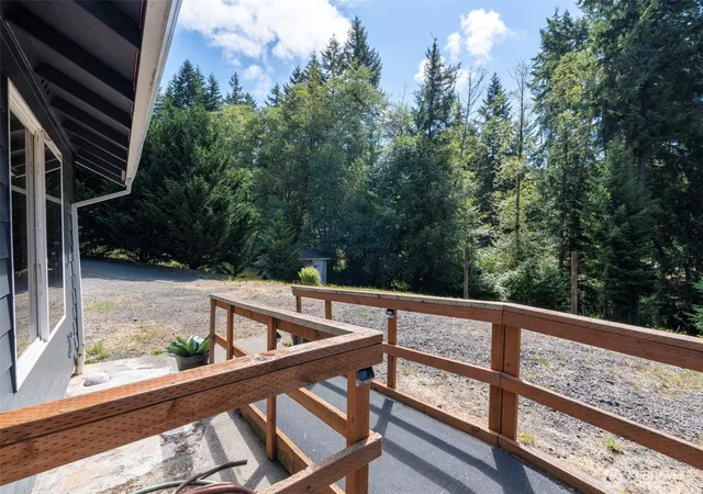 Photo 4 of Single family home for sale at 110 Sunny Basin Rd, Castle Rock, WA 98611 | MLS# NWM2501198 | Listing updated on 2026-09-22