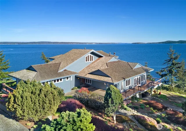 Photo 2 of Single family home for sale at 571 Golf Crse Rd, Friday Harbor, WA 98250 | MLS# NWM2501315 | Listing updated on 2026-10-01
