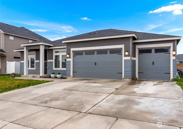 Photo 2 of Sale Pending at 911 Ne 7th Avenue, Quincy, WA 98848 | MLS# NWM2501384 | Listing updated on 2026-09-25