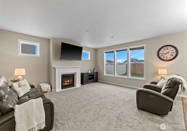 Photo 3 of Sale Pending at 911 NE 7th Avenue, Quincy, WA 98848 | MLS# NWM2501384 | Listing updated on 2026-09-25