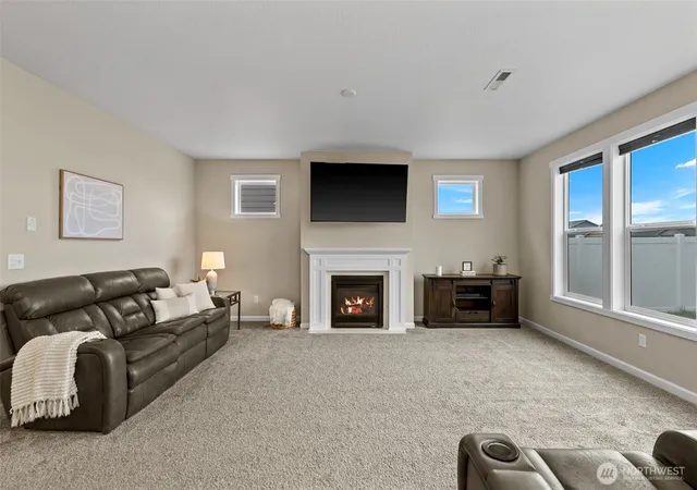 Photo 4 of Sale Pending at 911 NE 7th Avenue, Quincy, WA 98848 | MLS# NWM2501384 | Listing updated on 2026-09-25