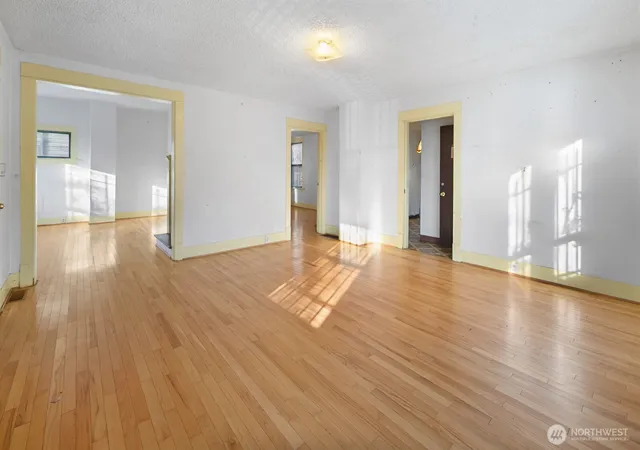 Photo 3 of Sale Pending at 3226 S Edmunds St, Seattle, WA 98118 | MLS# NWM2501551 | Listing updated on 2026-06-29