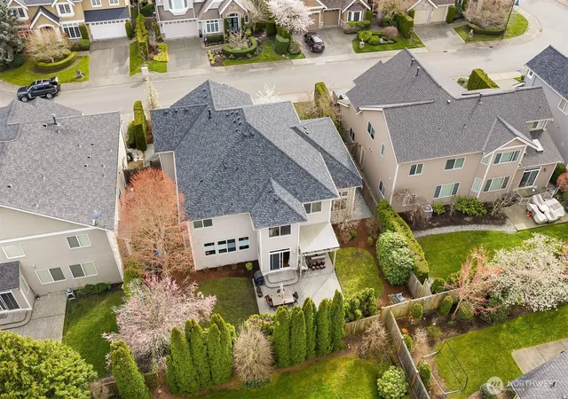 Photo 4 of Single family home for sale at 27520 SE 28th Court, Sammamish, WA 98075 | MLS# NWM2501723 | Listing updated on 2026-09-30