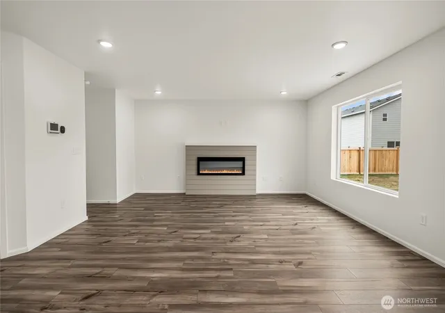 Photo 4 of Single family home for sale at 114 Willowbrook Dr, Chehalis, WA 98532 | MLS# NWM2502019 | Listing updated on 2026-09-29