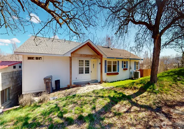 Photo 2 of Single family home for sale at 1803 Juniper, Oroville, WA 98844 | MLS# NWM2502023 | Listing updated on 2026-09-21