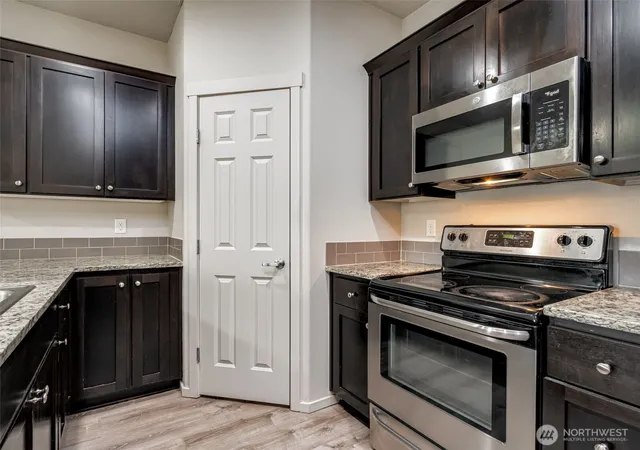 Photo 3 of Single family home for sale at 1427 NE 83rd Drive, Vancouver, WA 98665 | MLS# NWM2502055 | Listing updated on 2026-09-28