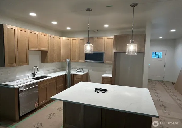 Photo 3 of Single family home for sale at 1806 Twin Oaks Ln, Freeland, WA 98249 | MLS# NWM2502088 | Listing updated on 2026-09-29