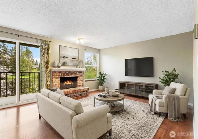 Condo for sale at 820 E Cady Rd #E204, Everett, WA 98203 | MLS# NWM2502116