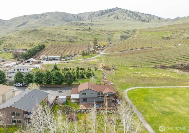 Photo 3 of Single family home for sale at 109 Nelmida Ln, Chelan, WA 98816 | MLS# NWM2502239 | Listing updated on 2026-09-30