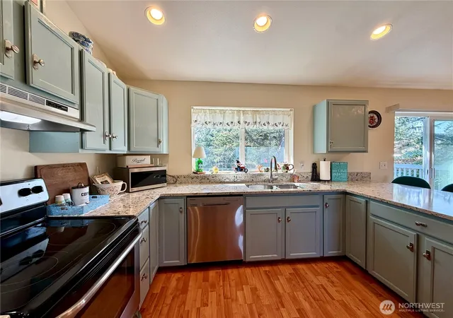 Photo 4 of Single family home for sale at 341 Ponderosa Loop NE, Ocean Shores, WA 98569 | MLS# NWM2502262 | Listing updated on 2026-09-21