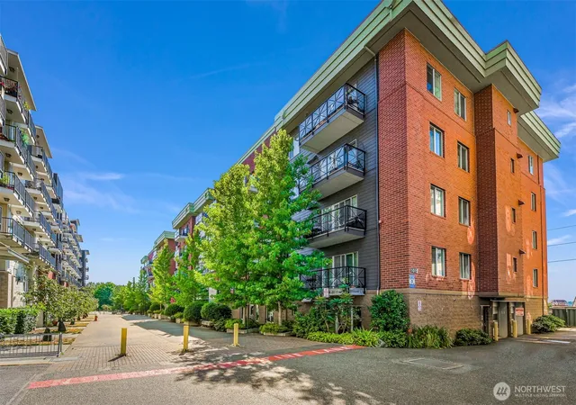 Photo 4 of Condo for sale at 1015 Railroad Ave #512, Bellingham, WA 98225 | MLS# NWM2502268 | Listing updated on 2026-09-21