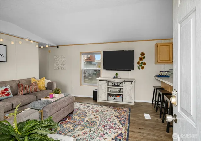 Photo 4 of Manufactured home for sale at 670 SW Section Ave, Quincy, WA 98848 | MLS# NWM2502310 | Listing updated on 2026-09-21