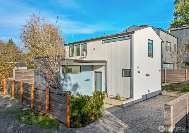 Photo 2 of Sale Pending at 8605 5th Avenue Ne #B, Seattle, WA 98115 | MLS# NWM2502318 | Listing updated on 2026-09-25
