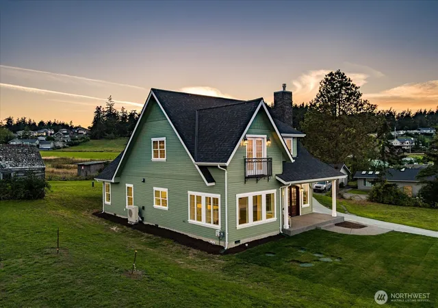 Photo 4 of Single family home for sale at 1649 Scenic Hts Rd, Oak Harbor, WA 98277 | MLS# NWM2502419 | Listing updated on 2026-09-21